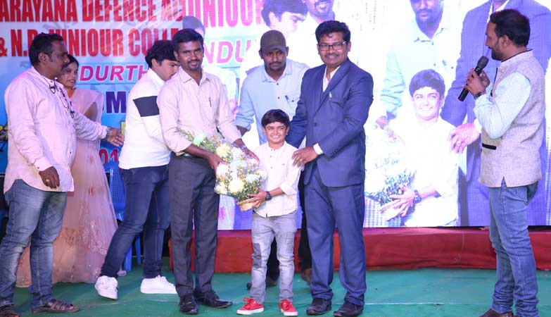 jabardasth naresh as guest for parents meeting and farewell 2018-19